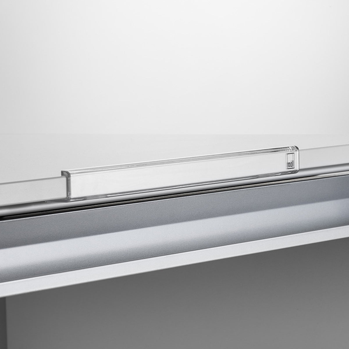 moll Joker Desk, Anti-Slip Guard